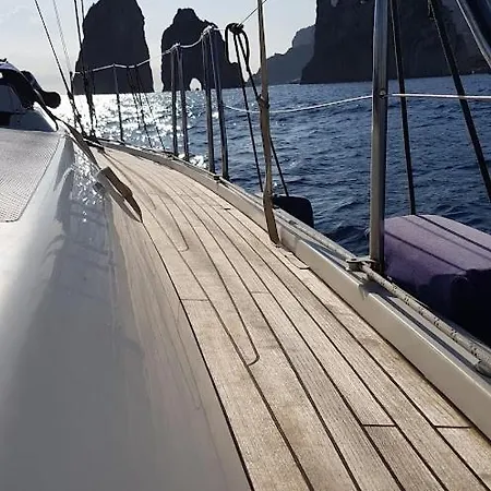 Capri Positano Coast Sail Hotel na wodzie *