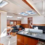 Capri Positano Coast Sail Hotel na wodzie *