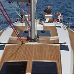 Capri Positano Coast Sail Hotel na wodzie