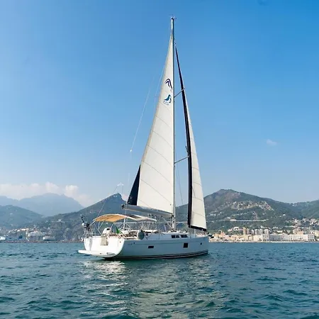 Capri Positano Coast Sail Hotel en barco
