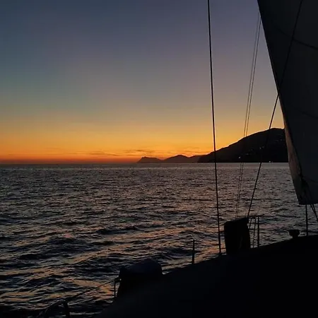 Botel Capri Positano Coast Sail