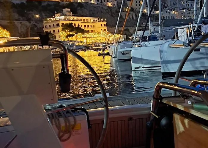Botel Capri Positano Coast Sail *